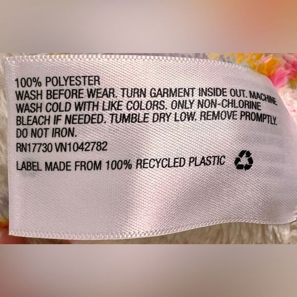 Cat & Jack Girls Fuzzy Rainbow Print Pullover Crewneck Sweatshirt. 18 Months. - Picture 5 of 6